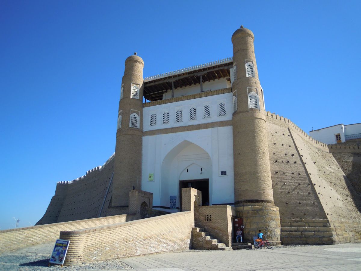 ブハラの名所。
ボラハウズ・モスク、チョル・ミナル、イスマイール・サーマー...