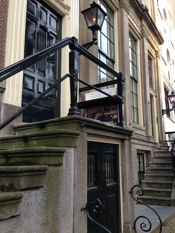 オランダ・Amsterdam「留学前にアンネフランクの家へ」の写真：アムスのアパートメントには、たいてい半地...