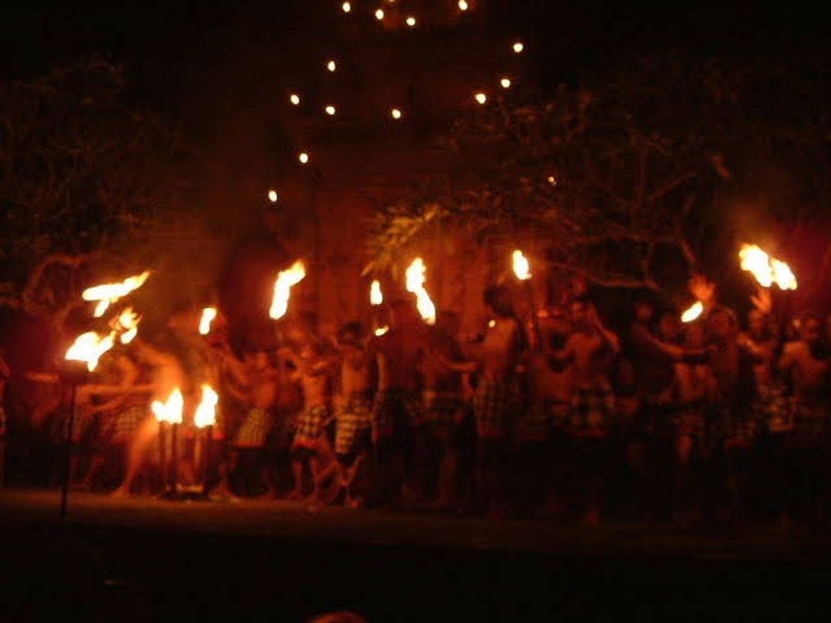 ケチャダンス(暗いけど)。