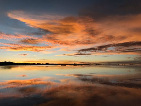ボリビア多民族国・ラパス「ウユニ塩湖🌅同期旅」の写真：ウユニ２日目　早朝から日の出ツアー。
ウ...