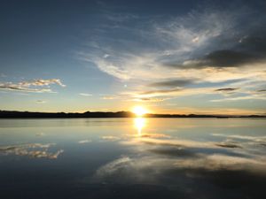 ウユニ２日目　早朝から日の出ツアー。
ウユニの朝焼けとご来光🌅