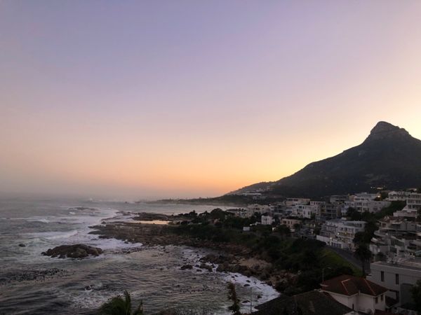 南アフリカ・ケープタウン「ペンギン調査に参加！」の写真：朝焼けの様子🌄
もう何日かこの良い景色を...