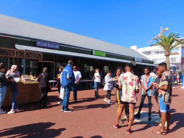 南アフリカ・ケープタウン「ペンギン調査に参加！」の写真：オールドビスケットミルでは
オシャレなシ...