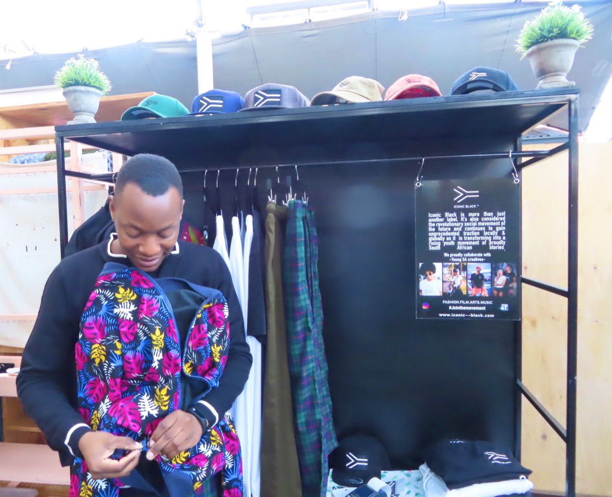 オールドビスケットミルでは
オシャレなショップも多いからか
オシャレボーイ...