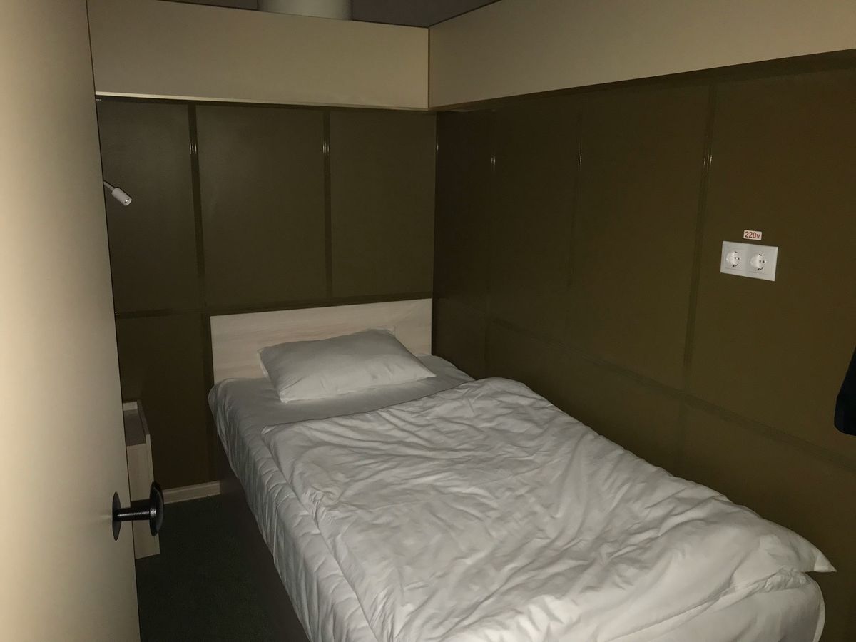 Nepal to Vladivostok🇷🇺
深夜着のため空港内の簡易ホテ...