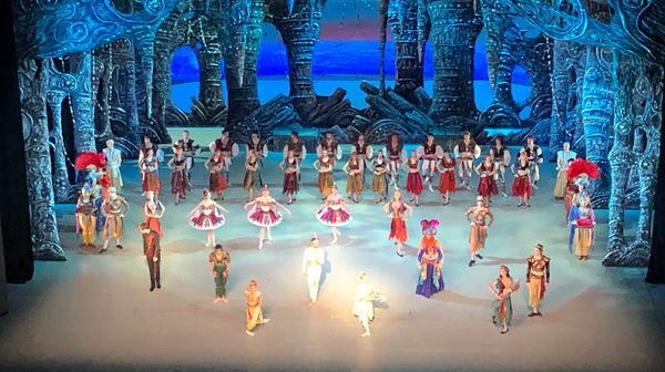 ロシア連邦・ウラジオストク「ウラジオストク/ロシア」の写真：市内観光
1. マリンスキー劇場で本番バ...