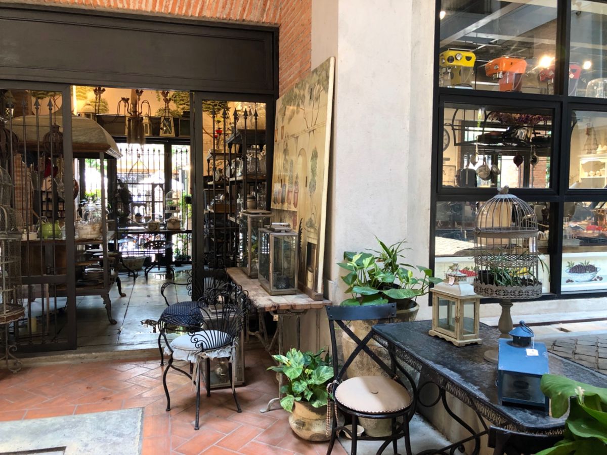 Nimmanahaeminda road
宿のお姉さんに教えてもらった
オ...