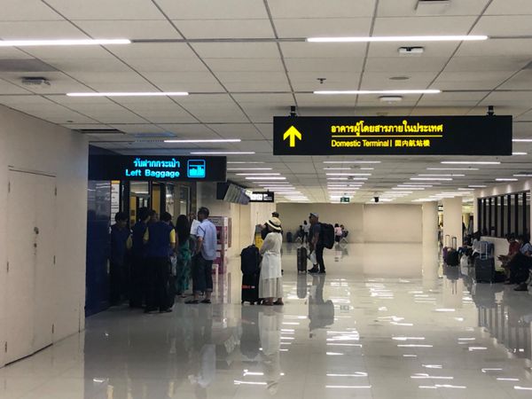 タイ・バンコク「呑んで食べてダラダラ遊ぶ旅」の写真：ドンムアン空港の荷物預かり場

そこそこ...