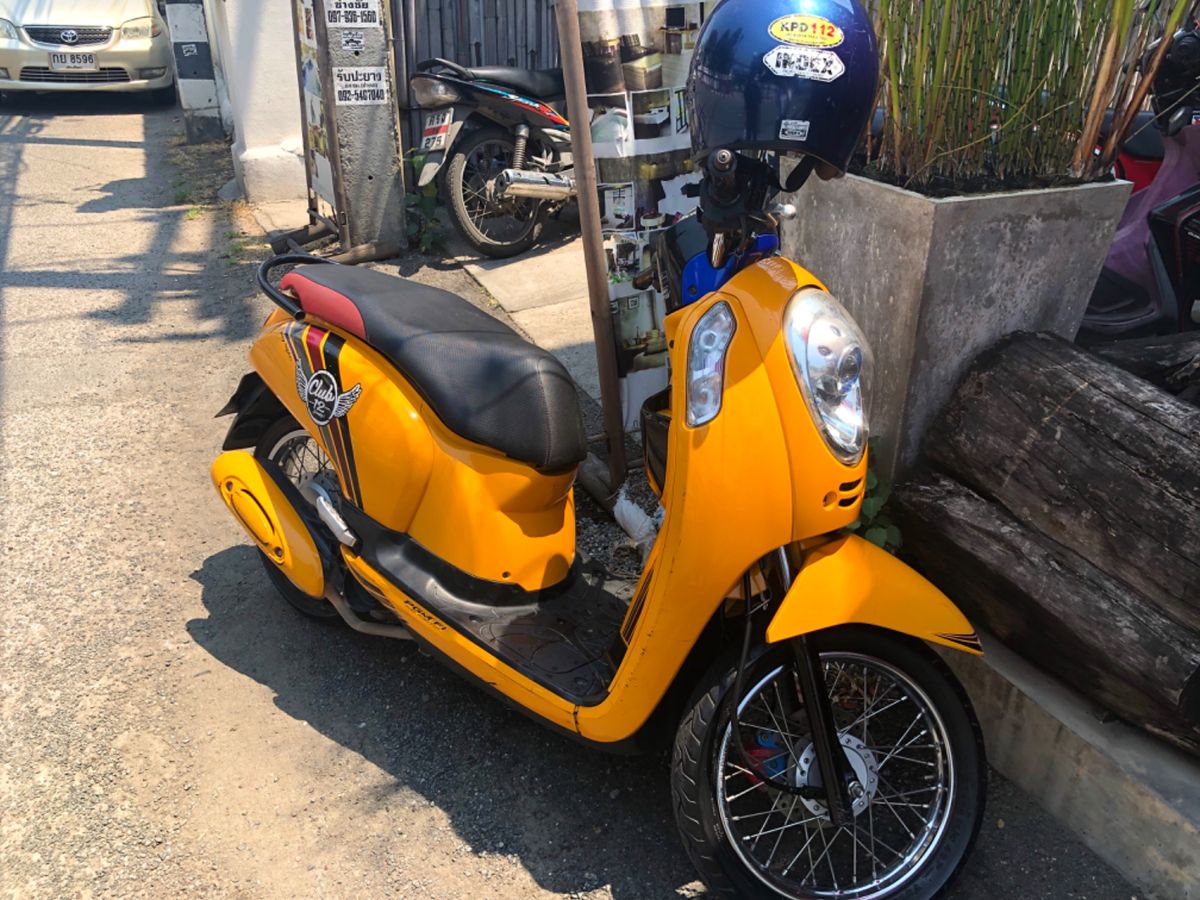 この日はバイクをレンタルして旧市街の中を観光🛵
私は2輪は完全なるペーパー...