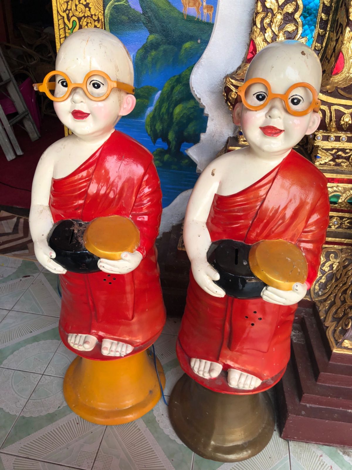 ワット ダッパイ วัดดับภัย

小さいけどすごく鮮やかなお寺
ドネ...