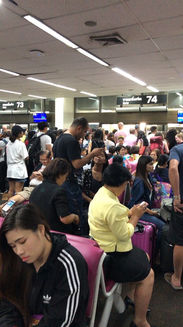 タイ・バンコク「呑んで食べてダラダラ遊ぶ旅」の写真：バンコクのドンムアン空港で乗継だったんだ...