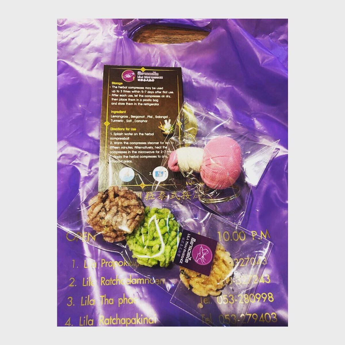 タイのお約束、ハーバルマッサージを受けたら
その日使ったハーバルボールだと...