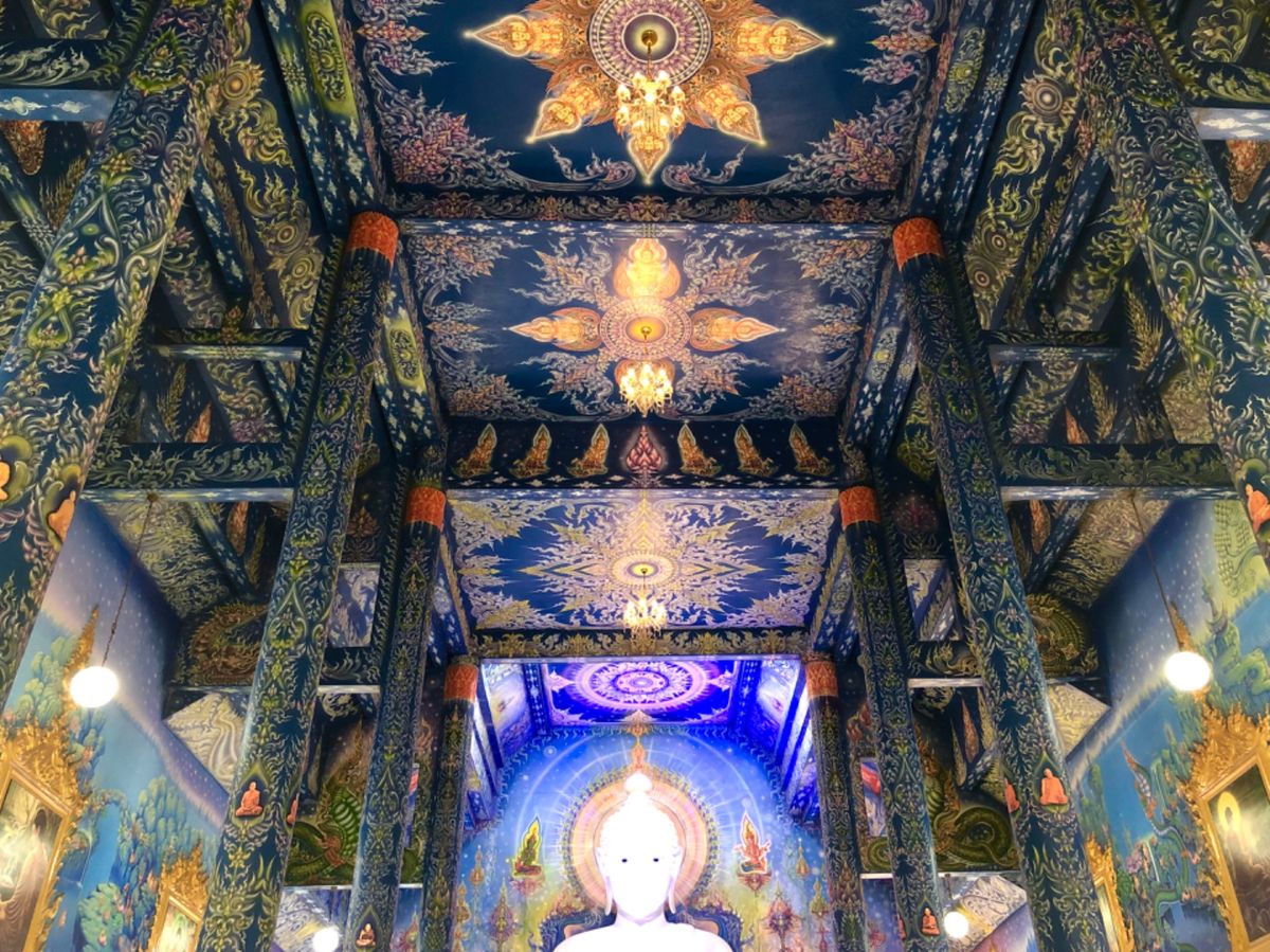 ワット ローンスアテン

中も青が美しかった

QRコードのドネーションな...