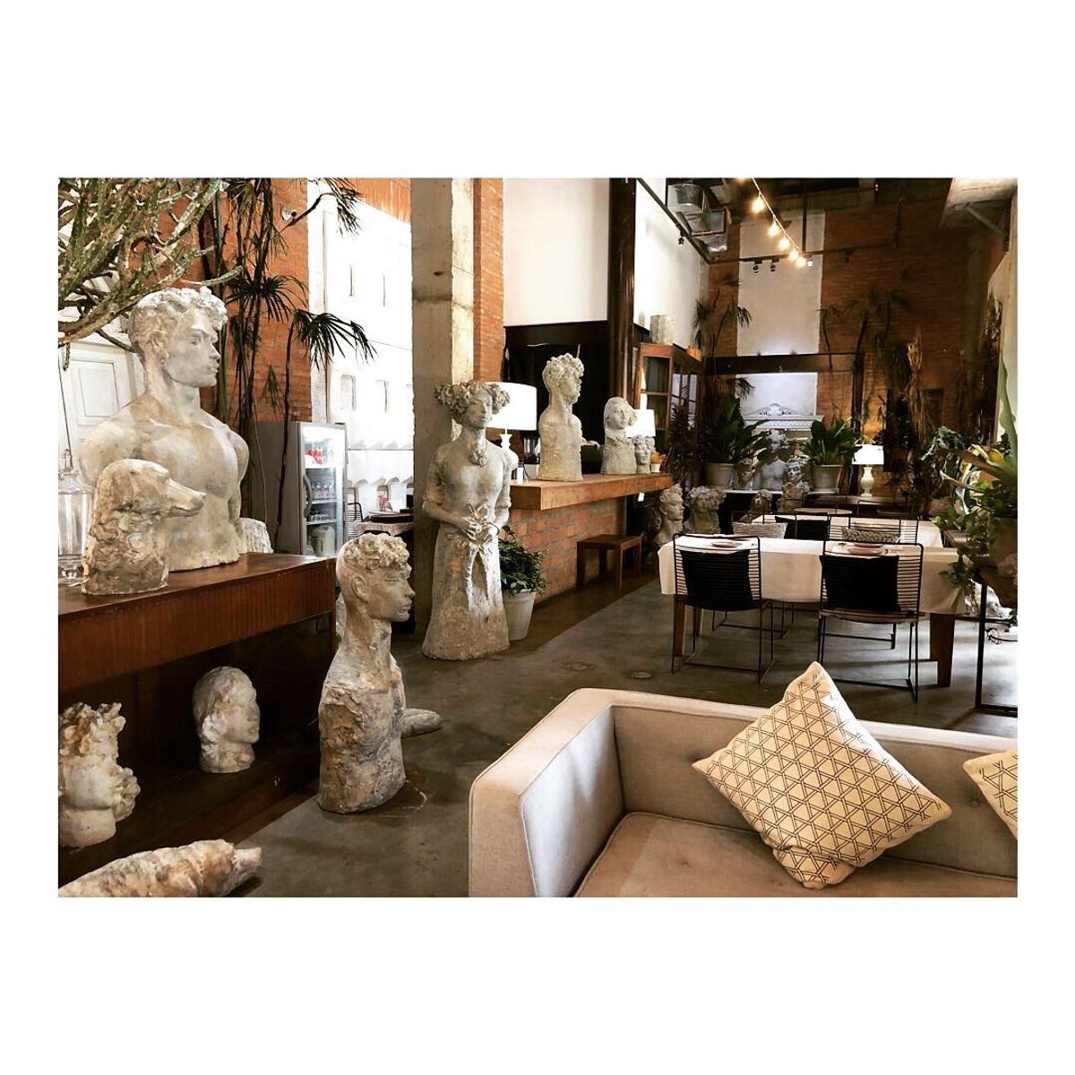 Thong Ma Studio One Nimman
チェンマイ暑すぎて
...