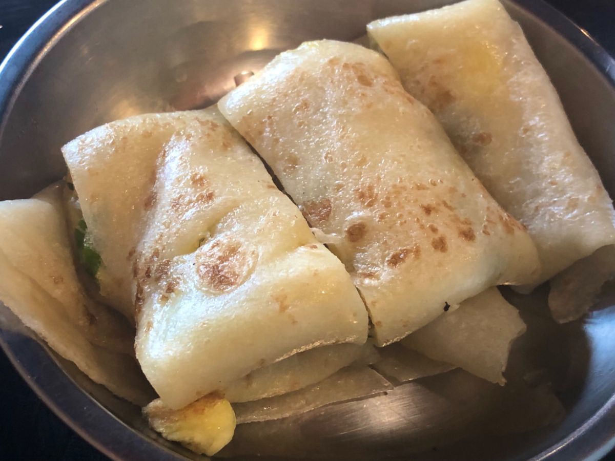 阜杭豆漿

揚げパンを豆乳のスープに浸して食べるんだけど、
めっちゃ美味し...