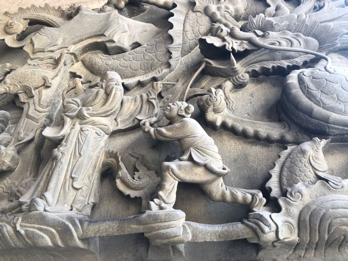 鹿港天后宮

中の様子
とても装飾が美しいお寺だった

この金の紙は何なの...