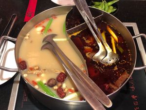 老四川

台湾最後の食事は火鍋

火鍋は国内でも国外でも何度か食べたけど
...
