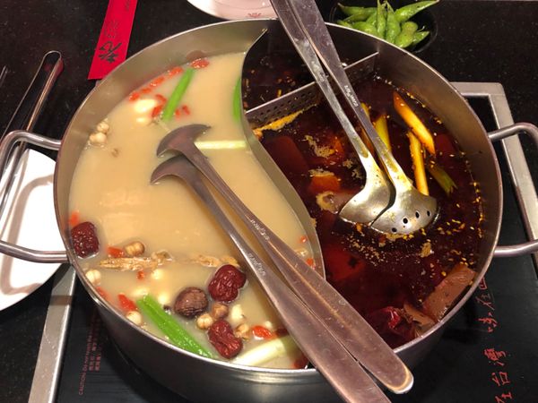 台湾・台北「美味いもの三昧！食い道楽の旅」の写真：老四川

台湾最後の食事は火鍋

火鍋は...