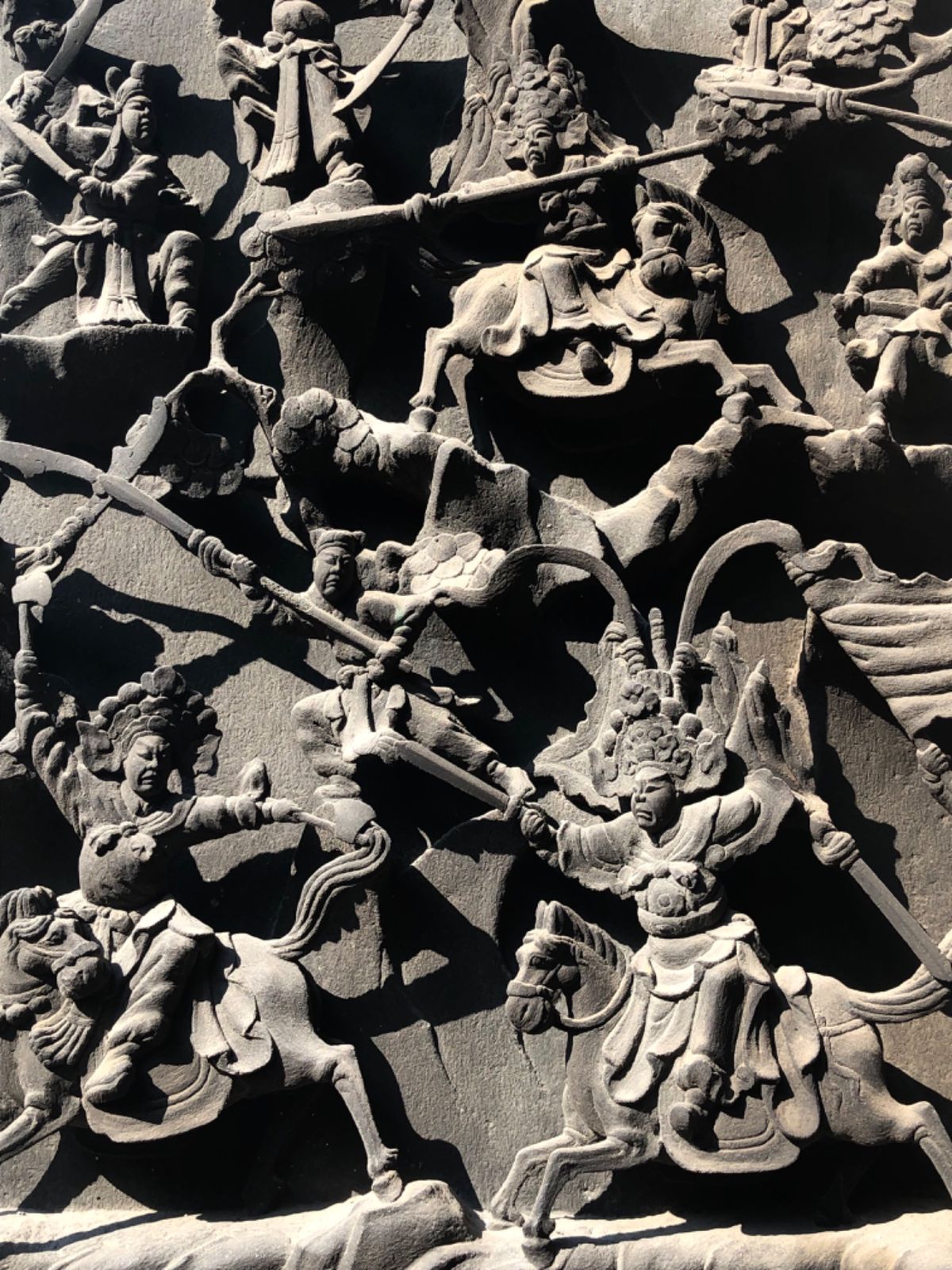 鹿港天后宮

彫刻が迫力あって見飽きない😳