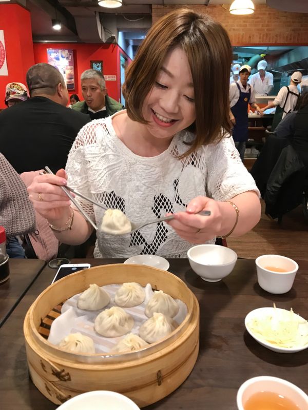 台湾・台北「美味いもの三昧！食い道楽の旅」の写真：明月湯包

ここの小籠包もやっぱりなんだ...