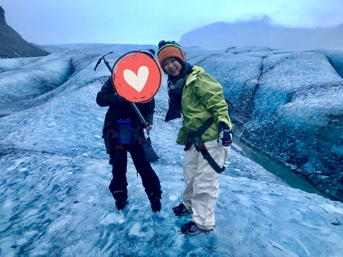 バトナ氷河

ブルーケーブは確かに青い氷なんだけど
パンフとかでみて期待し...