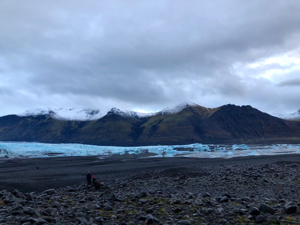 バトナ氷河に向かう途中の風景

集合場所から氷河があるところまで
まぁまぁ...