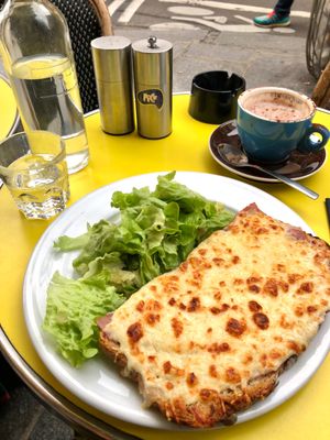 Le Pick Clops

パリに着いて初めての食事
お腹ペコペコだった...