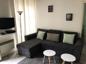 パリではAirbnbを使って普通のアパートを借りた🏠
住所がちょっとわかり...