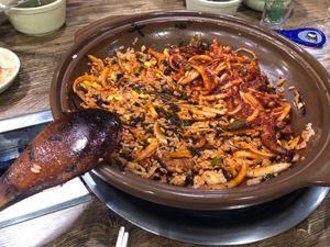 ウナギも葉っぱに巻き巻きして食べる
ウナギ、そんなに得意ではないんだけど
...