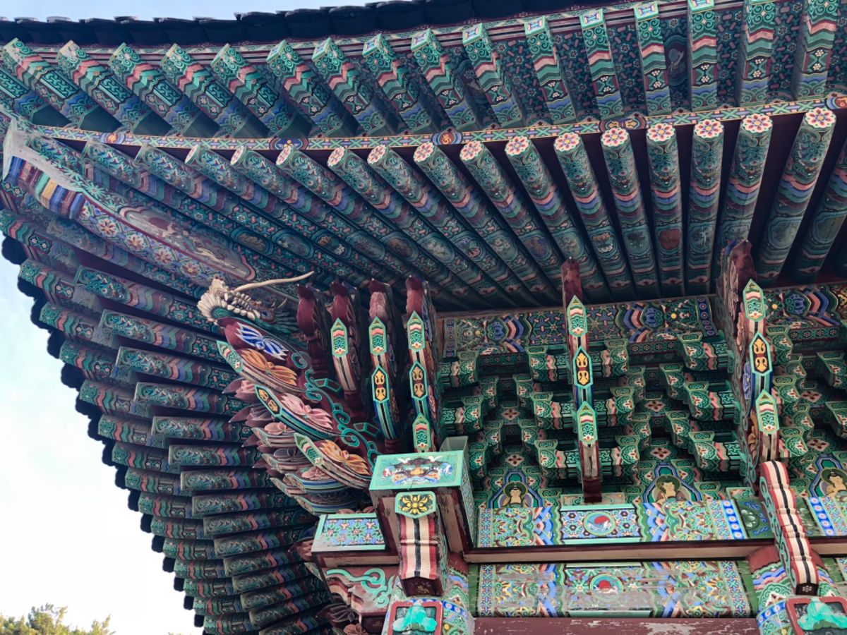 海東龍宮寺

本堂？はとてもカラフル
細かい装飾が綺麗