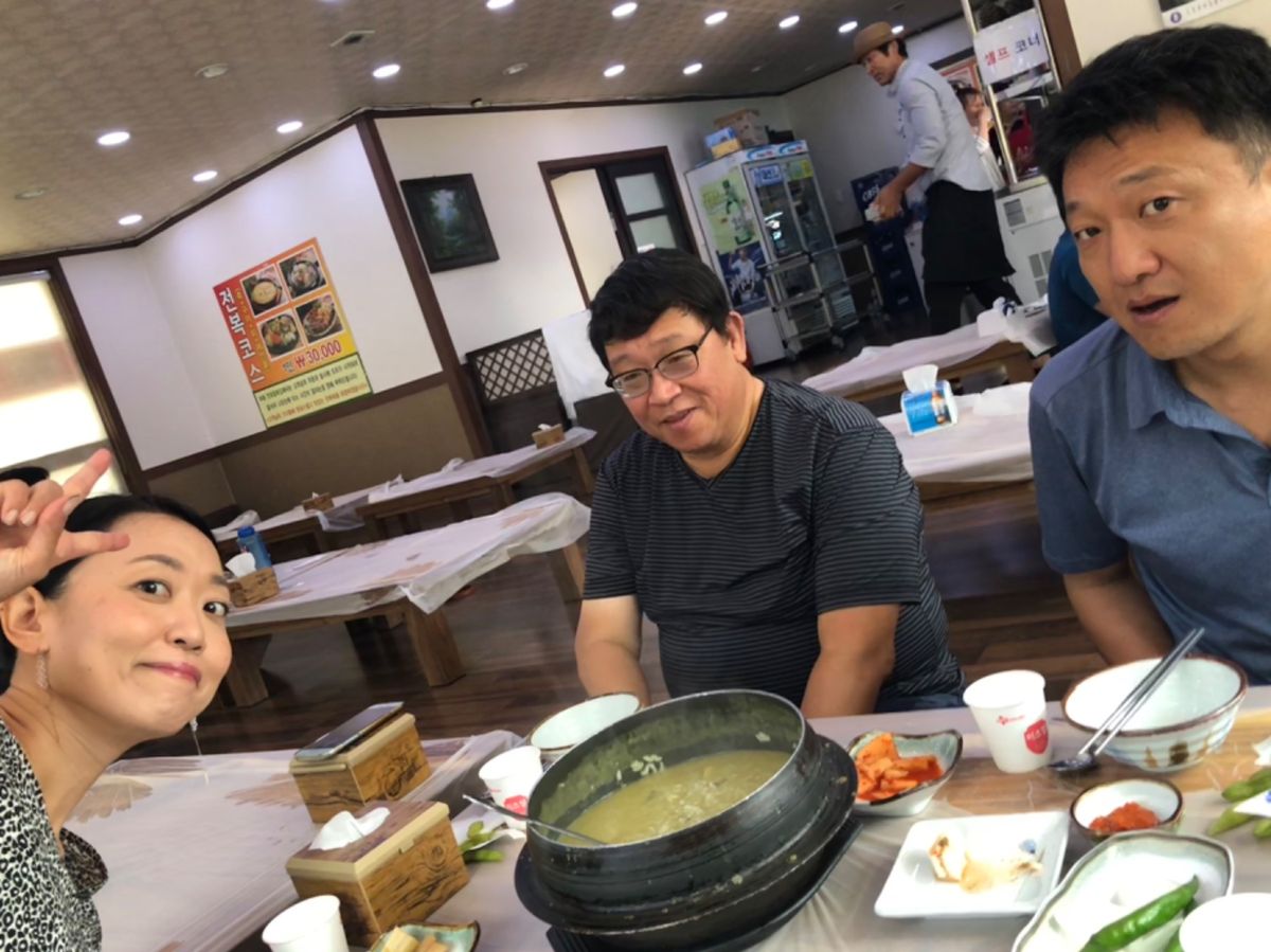 飲み会の翌日は
「先生（歯科医）」というニックネームのヨンさんのお友達が
...