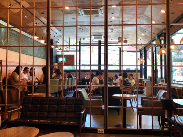 大韓民国 (韓国)・釜山「食べて食べて食べまくる！釜山ローカルグルメ」の写真：このオシャレカフェは
あんバターフランス...