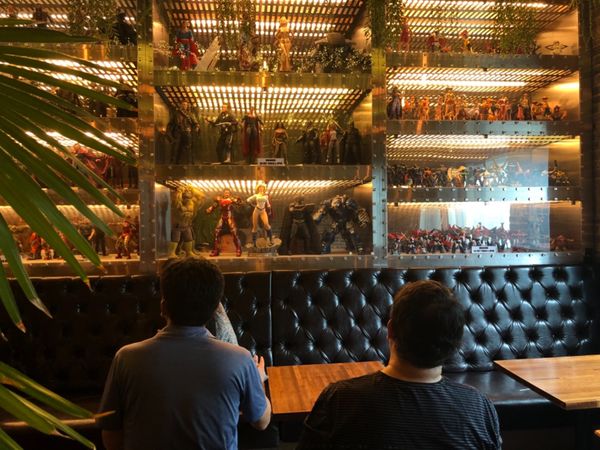 大韓民国 (韓国)・釜山「食べて食べて食べまくる！釜山ローカルグルメ」の写真：オシャレなカフェで一休み
思った以上にデ...