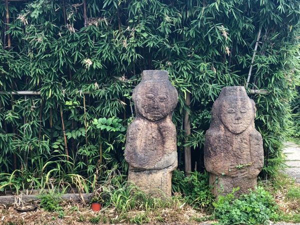 大韓民国 (韓国)・釜山「食べて食べて食べまくる！釜山ローカルグルメ」の写真：橋はお坊さんと娘さんの悲恋の物語があるら...