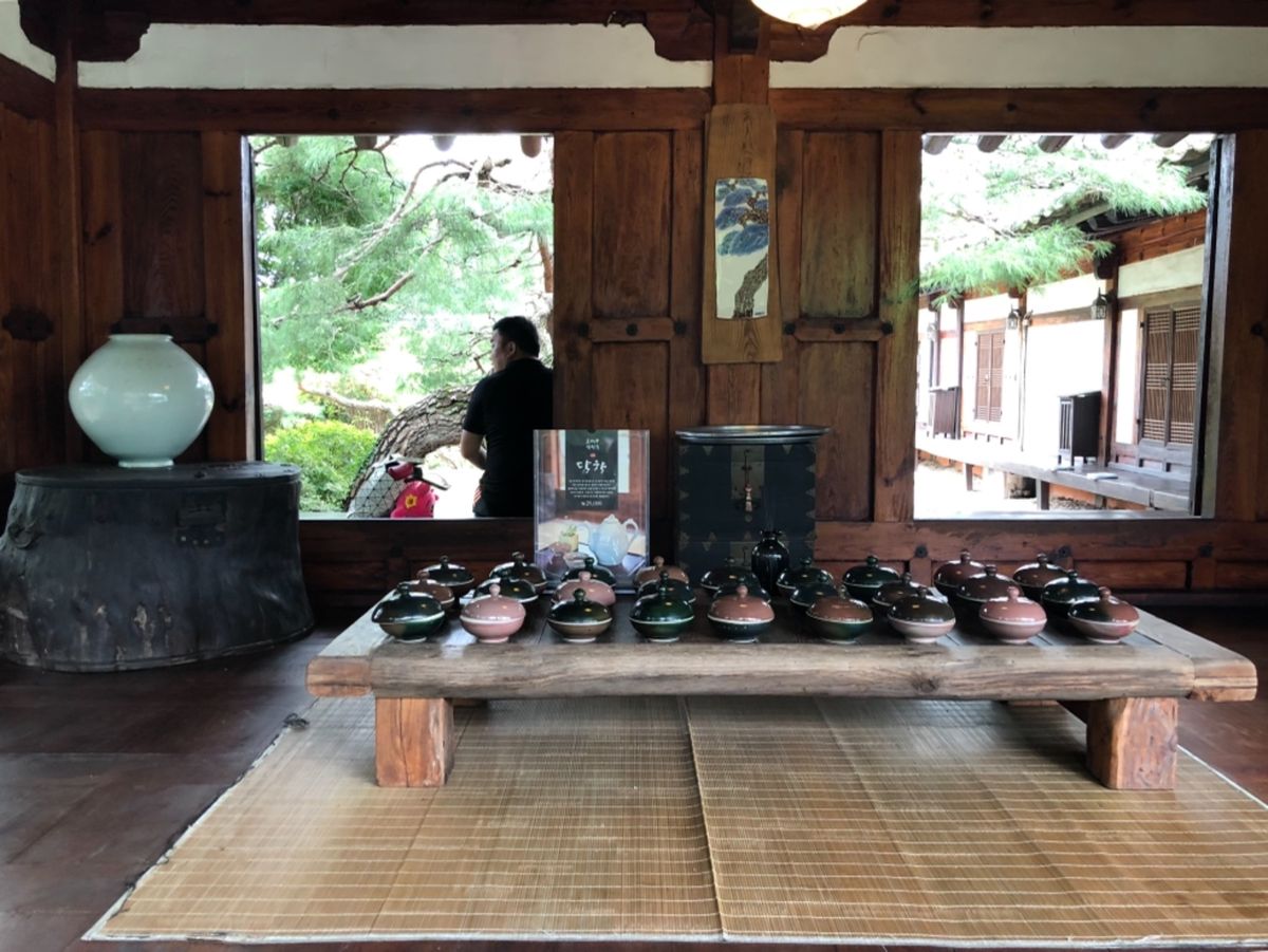 慶州の超高級レストランで
一食7〜10万くらいするらしい😳

高すぎるので...