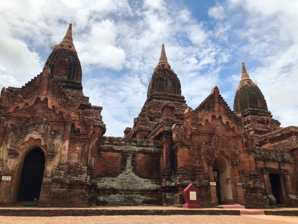 ミャンマー・ヤンゴン「ミャンマーの民族衣装ロンジーを楽しんだ旅」の写真：Phaya thon zu phaya
...