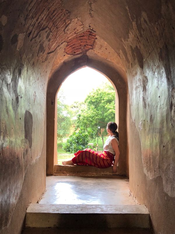 ミャンマー・ヤンゴン「ミャンマーの民族衣装ロンジーを楽しんだ旅」の写真：パゴダで撮った写真色々
この日は2人とも...