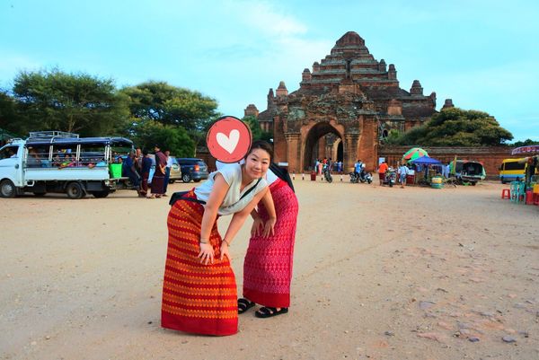 ミャンマー・ヤンゴン「ミャンマーの民族衣装ロンジーを楽しんだ旅」の写真：ダマヤンジー寺院 ဓမ္မရံကြီး
...