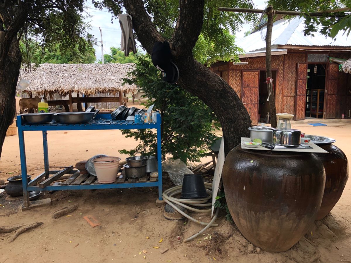 ミャンマーの伝統的な家
バンブーでできてるって言ってたかなぁ🤔

調理場は...