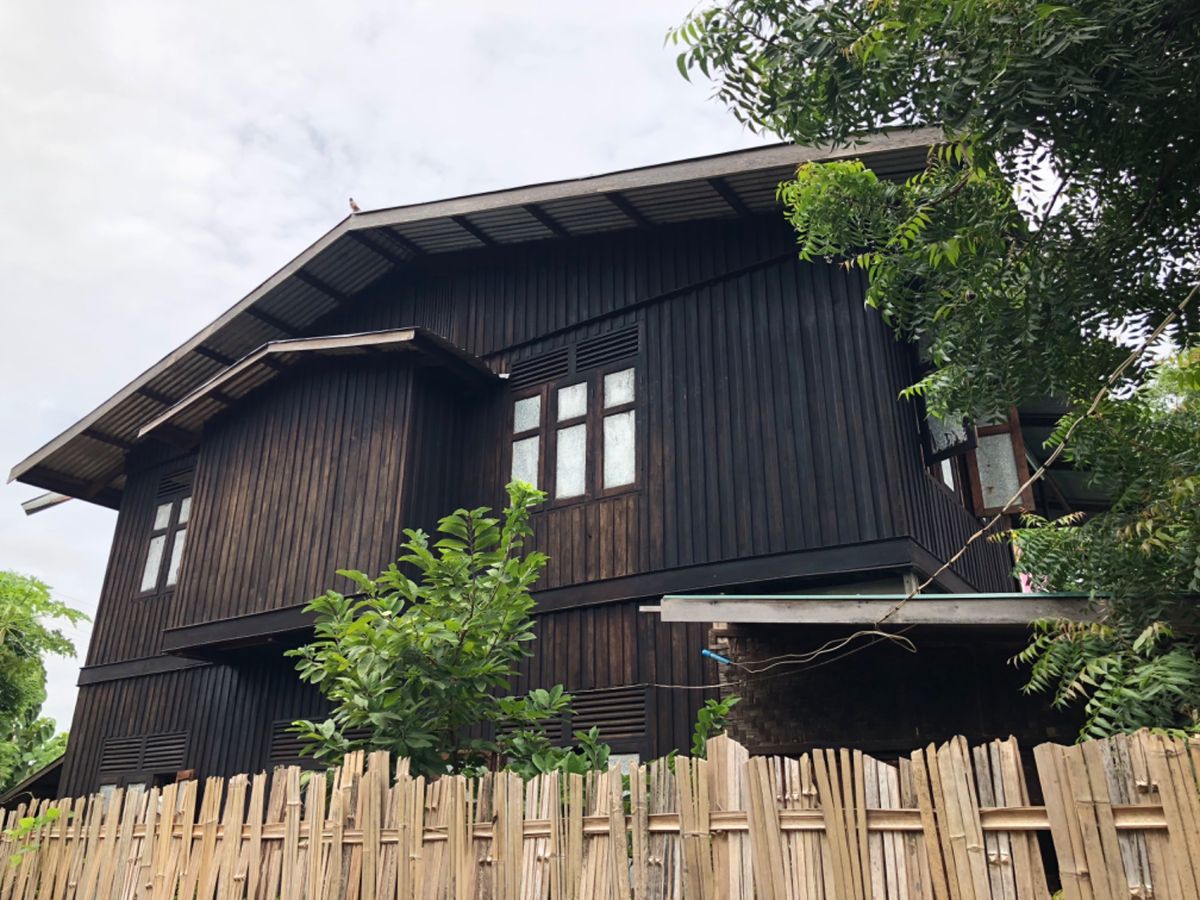 ミャンマーの伝統的な家
バンブーでできてるって言ってたかなぁ🤔

調理場は...