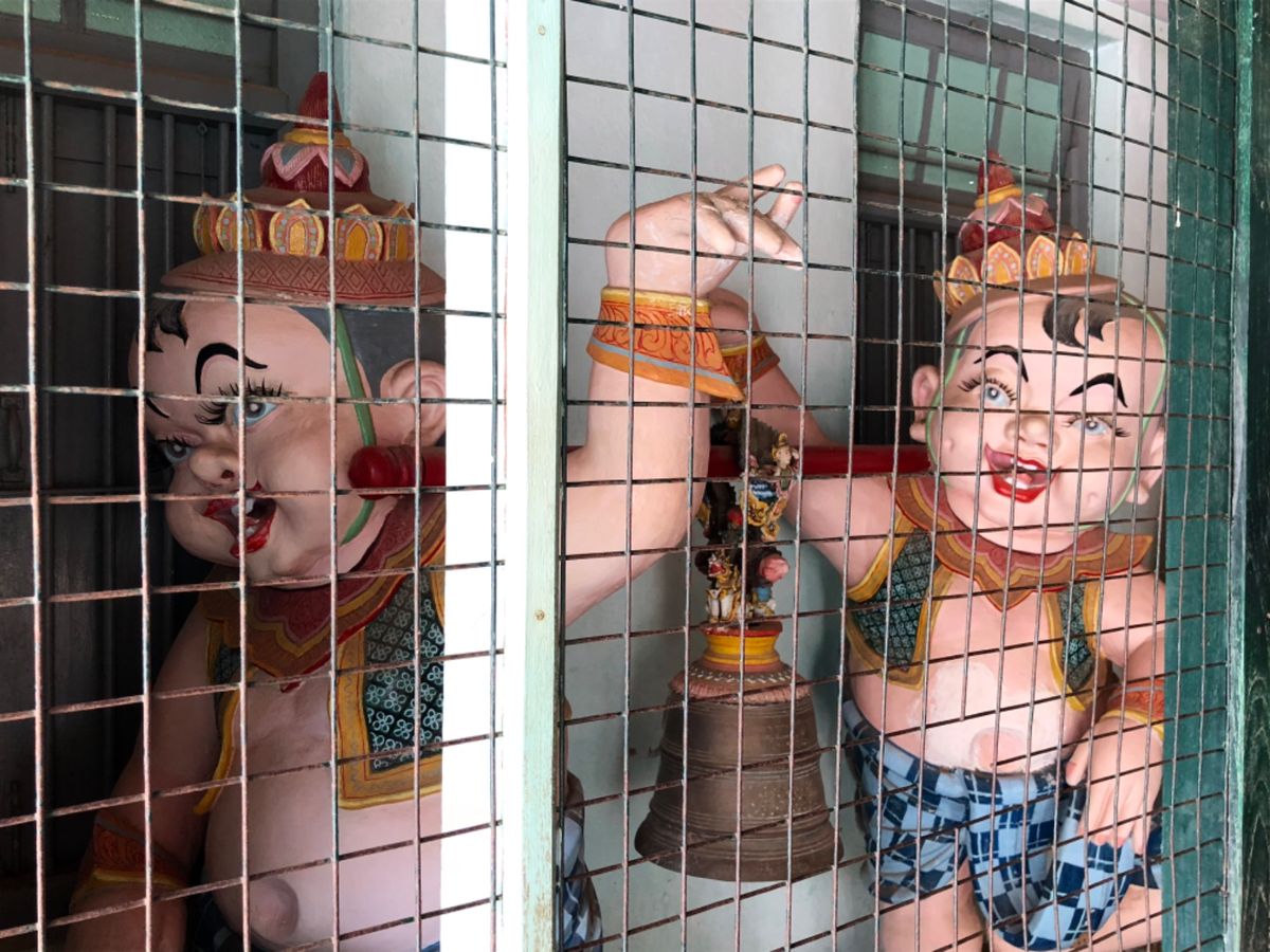 なんだか一癖ある像がたくさんある
シュエズィーゴン・パゴダ