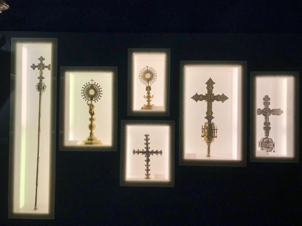 メキシコ・グアナファト「メキシコシティの周辺都市へ！！」の写真：フランツ・マイヤー博物館
銀細工の展示コ...