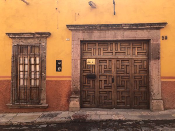 メキシコ・グアナファト「メキシコシティの周辺都市へ！！」の写真：サンミゲルデアジェンデはオレンジの建物が...
