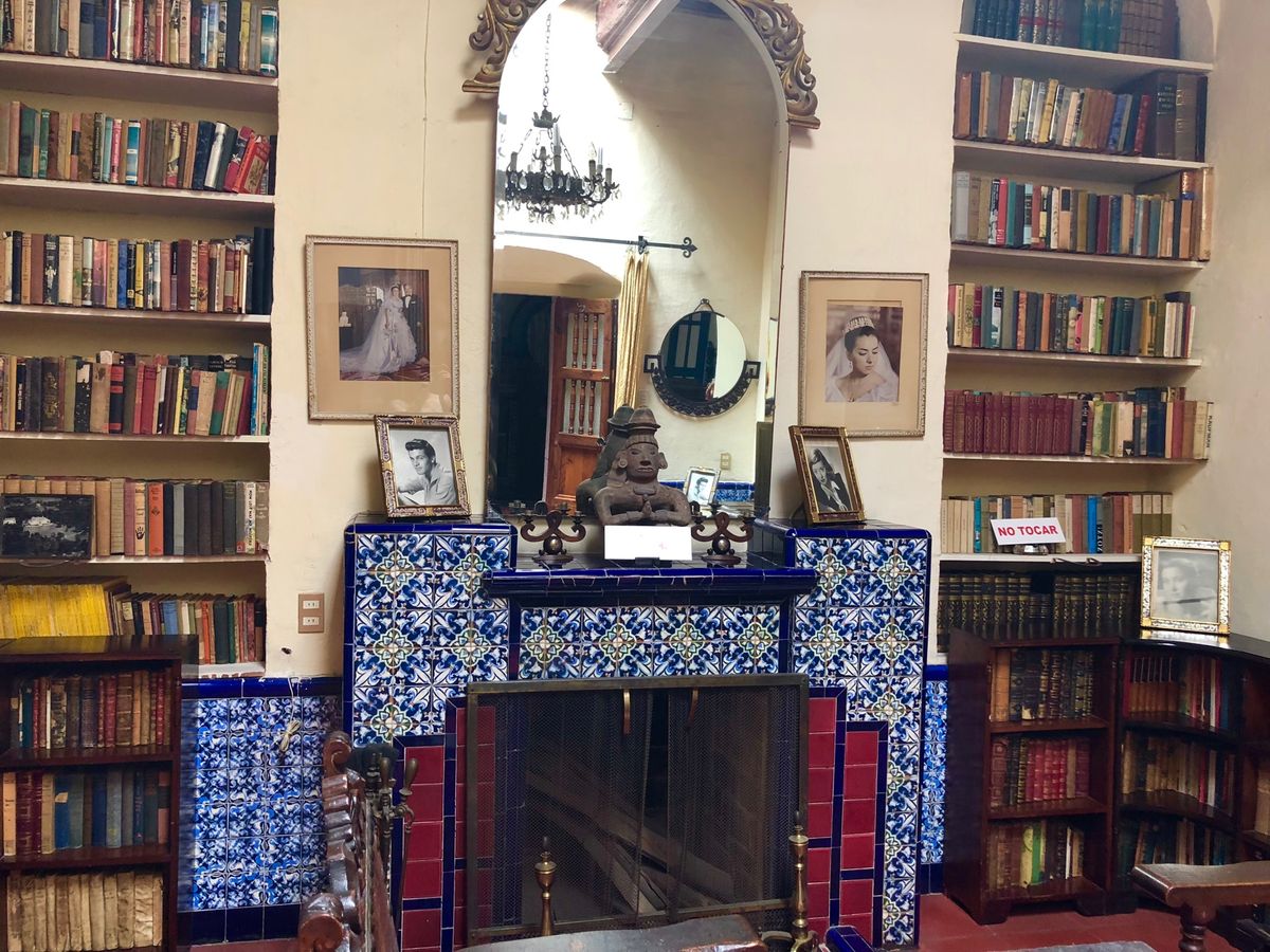 Museo Casa Figueroa

入ってすぐテラスがあるけど
そこ...