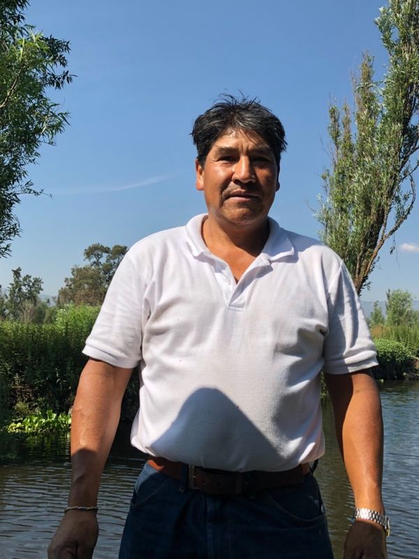 メキシコ・グアナファト「メキシコシティの周辺都市へ！！」の写真：舟を漕いでくれたオッちゃんの名前はVIC...