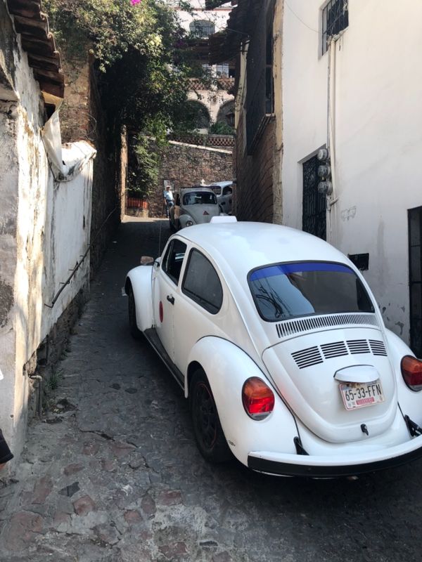 メキシコ・グアナファト「メキシコシティの周辺都市へ！！」の写真：タスコのタクシーは前評判通り可愛く
道は...