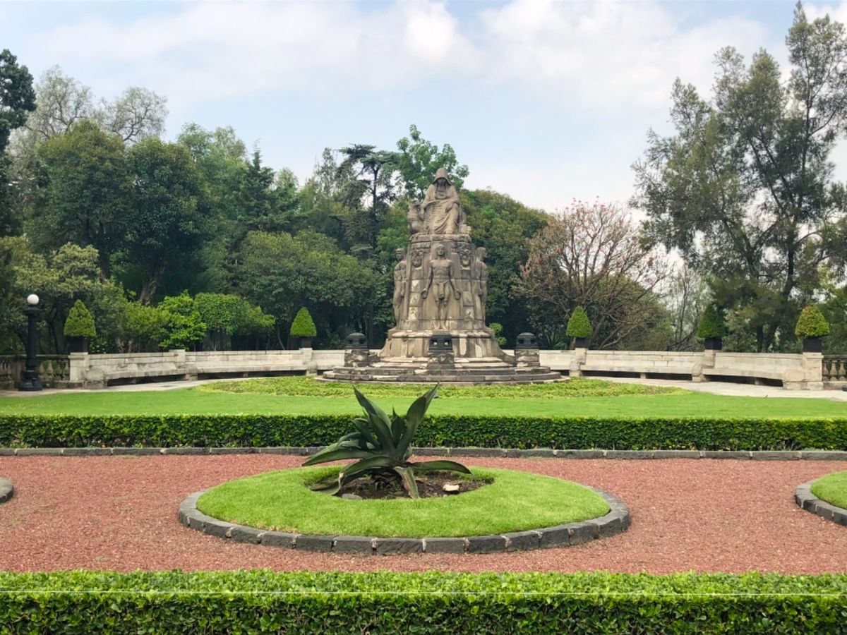 Chapultepec Castle

庭には噴水⛲️
よくよくみると口か...
