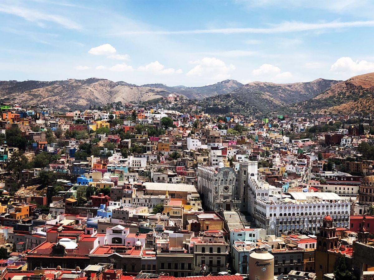 グアナファト

泊まった宿からの眺め
丘の上にある宿だったから
景色がめっ...