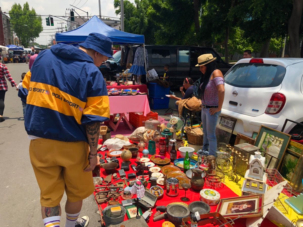 ラグニージャ・デ・アリメントス市場

メキシコシティで有名な日曜市（別名泥...