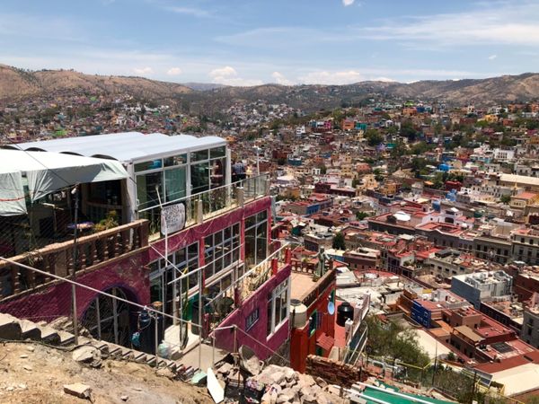 メキシコ・グアナファト「メキシコシティの周辺都市へ！！」の写真：ピピラの丘の近くのカフェ
眺めが良さそう...